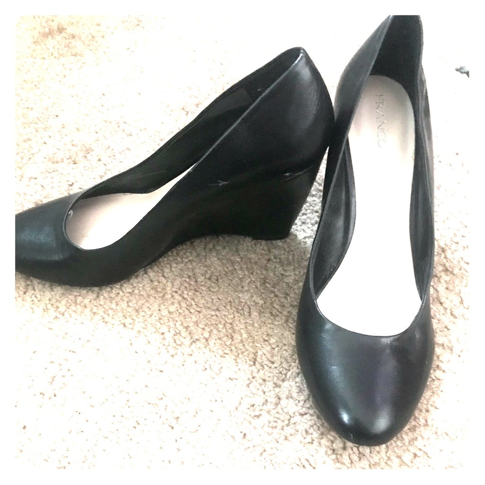 Black Wedges